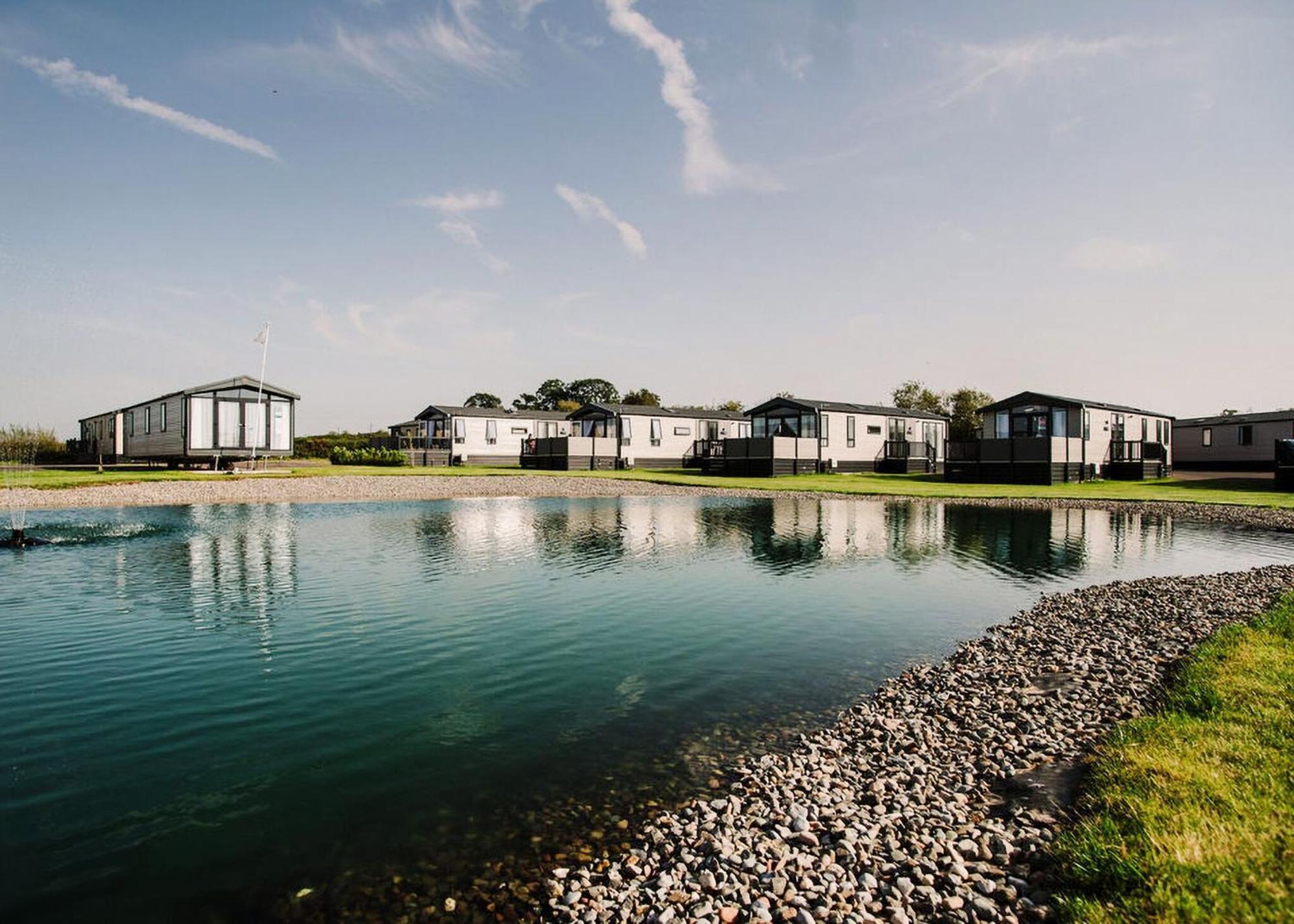 Hotel Green Meadows Country Park Harker Exterior foto